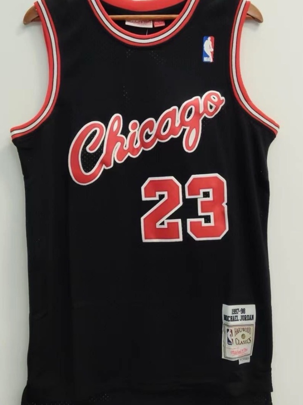 Michael Jordan Bulls #23 Black Basketball Men’s Medium Jersey